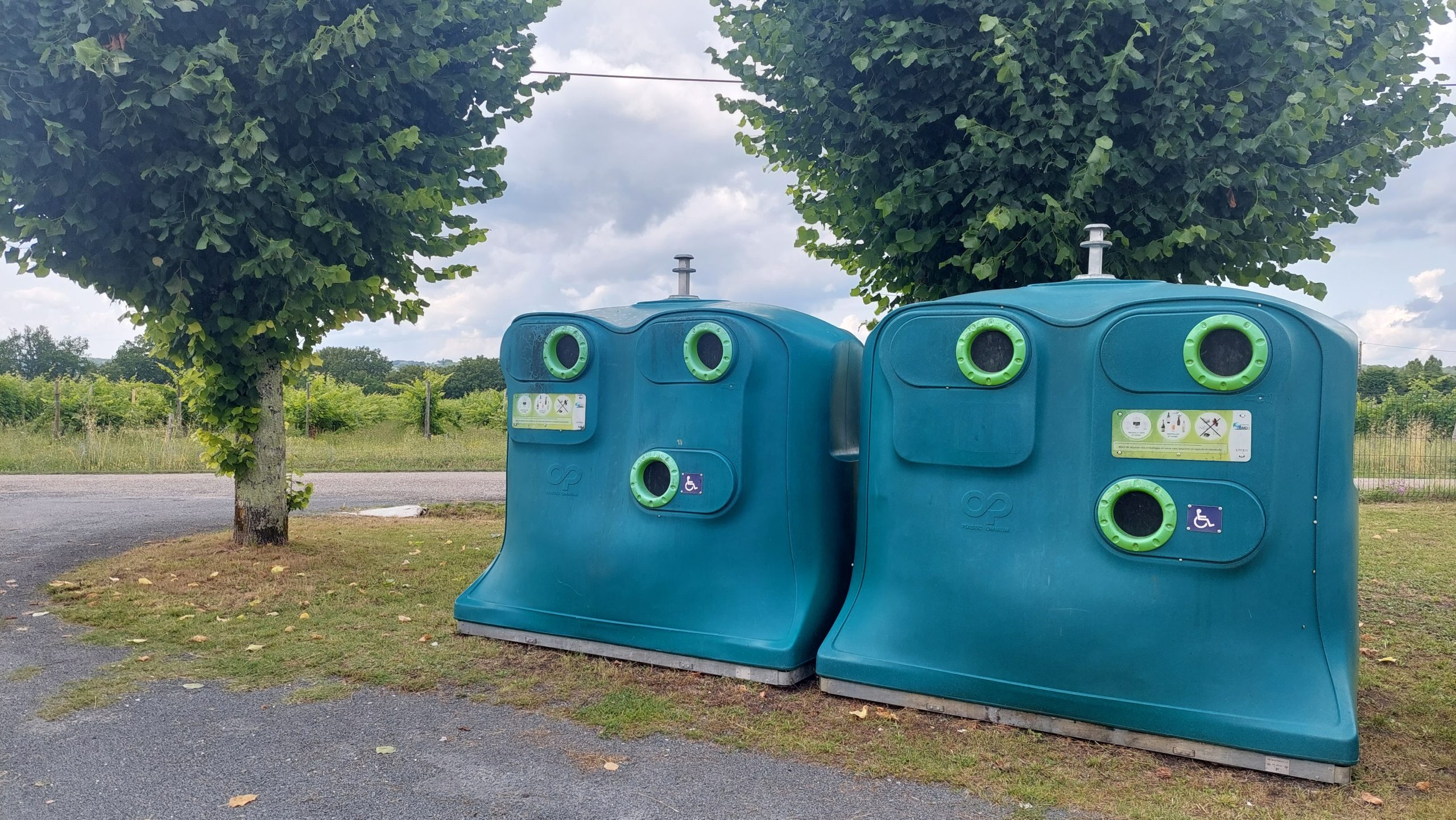 Le SMD3 et les déchets en Dordogne : un point d'apport en verres à Ribagnac.