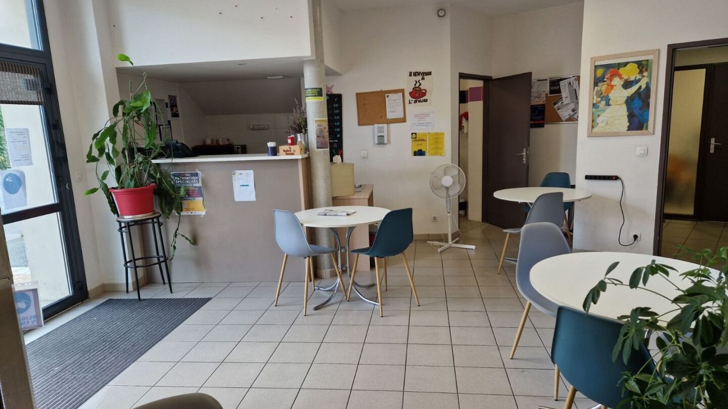A Bergerac, l'association L'Atelier dispose d'un accueil de jour : le Bar sans Alcool.