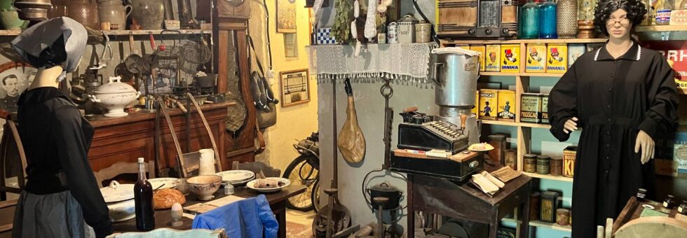 Rencontre avec Adrien Chassagne, collectionneur habité par la passion du passé.
